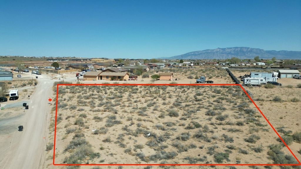 348 4th Avenue SW, Rio Rancho, NM 87124