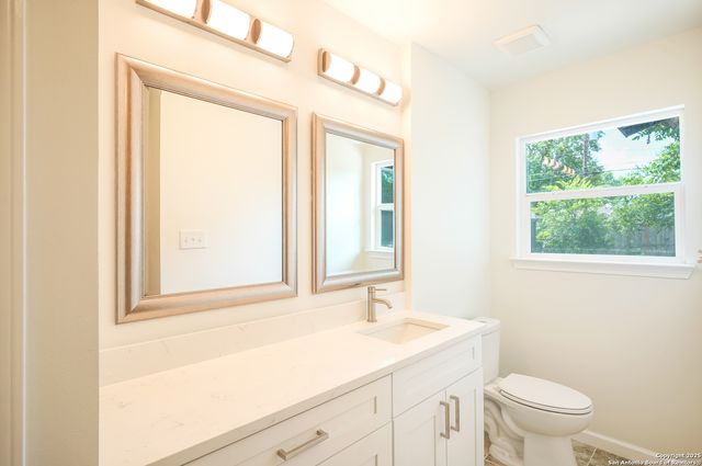 433 byrd, Universal City, TX 78148