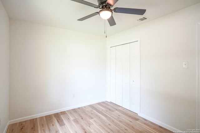 433 byrd, Universal City, TX 78148