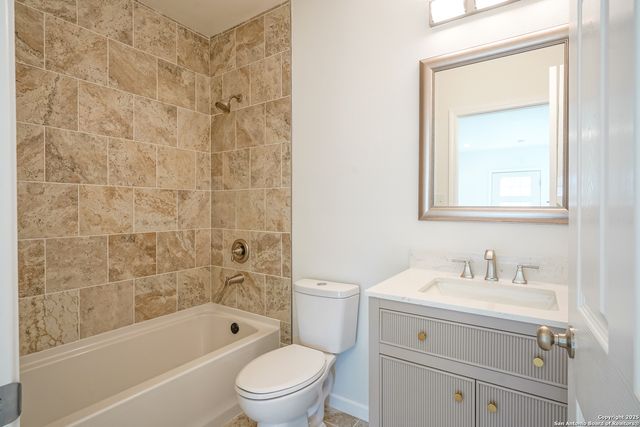 433 byrd, Universal City, TX 78148