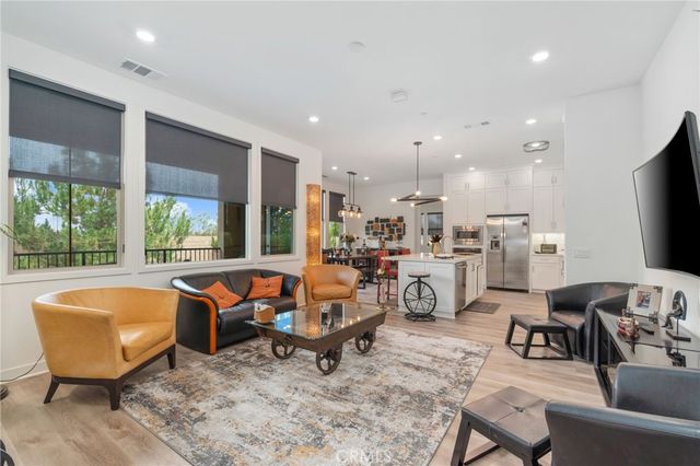 129 Carlow, Irvine, CA 92618
