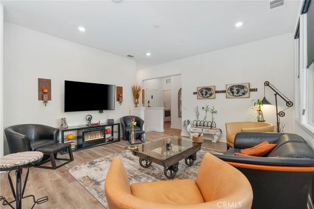 129 Carlow, Irvine, CA 92618