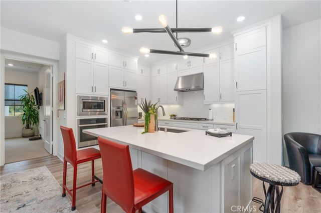129 Carlow, Irvine, CA 92618