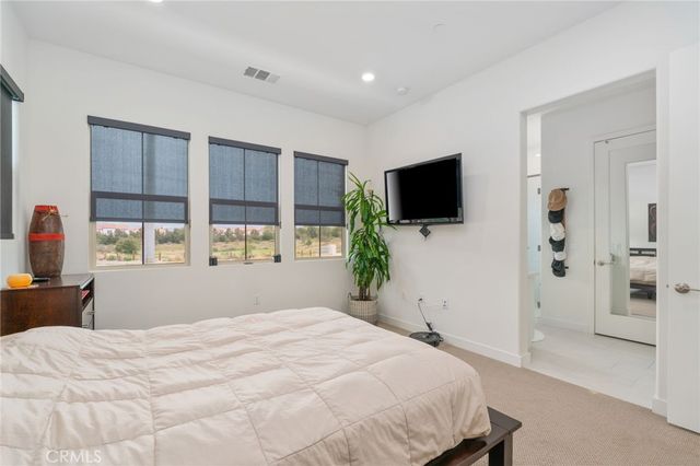 129 Carlow, Irvine, CA 92618