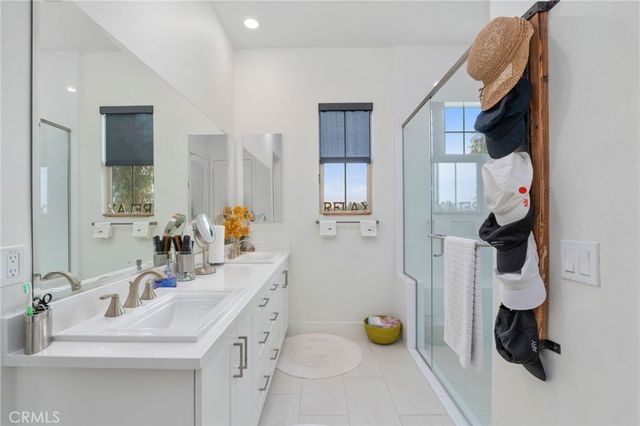 129 Carlow, Irvine, CA 92618