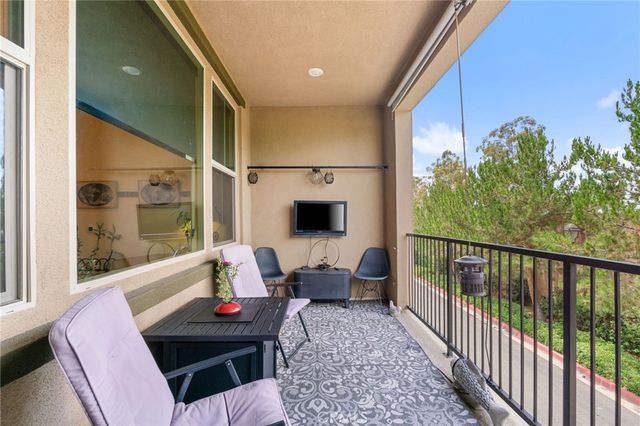 129 Carlow, Irvine, CA 92618