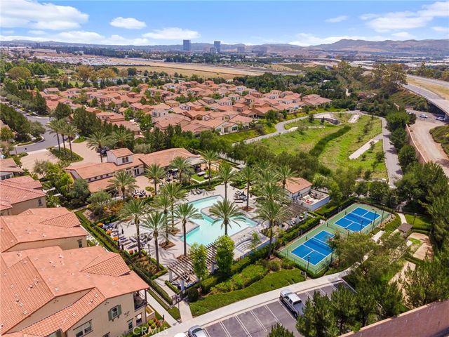 129 Carlow, Irvine, CA 92618