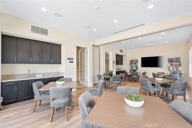 129 Carlow, Irvine, CA 92618