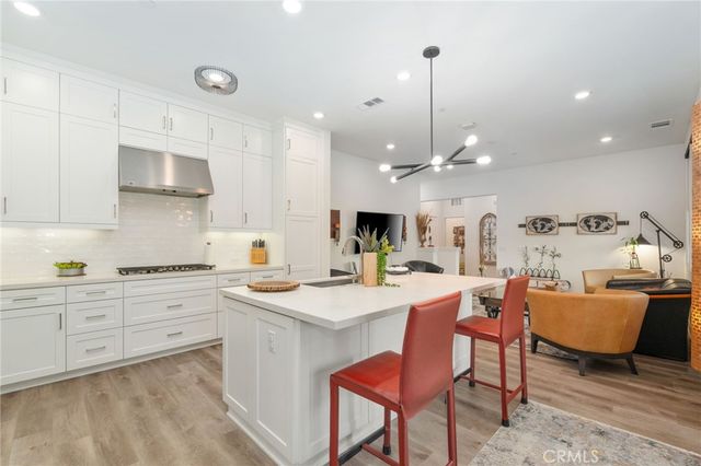 129 Carlow, Irvine, CA 92618