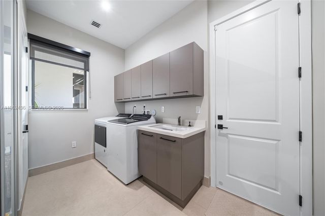 7387 SW 74th Lane, Miami, FL 33143