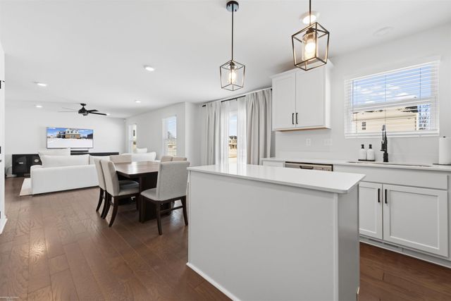 14211 Laurelwood Drive, Belleville, MI 48111