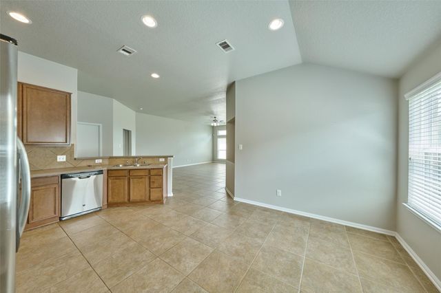 9935 Knob Hollow Way, Conroe, TX 77385