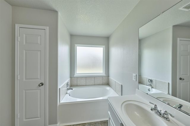 9935 Knob Hollow Way, Conroe, TX 77385
