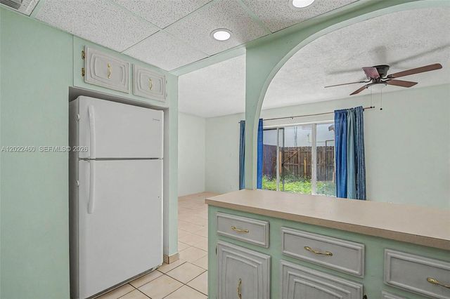 3764 SW 60th Ter 15, Davie, FL 33314