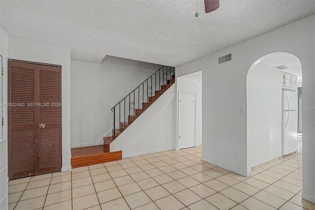 3764 SW 60th Ter 15, Davie, FL 33314