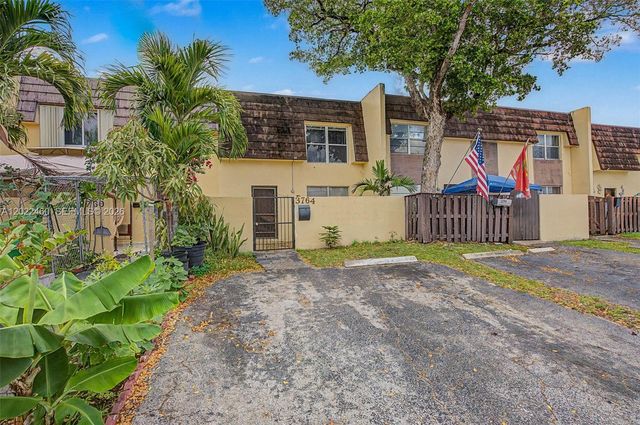 3764 SW 60th Ter 15, Davie, FL 33314