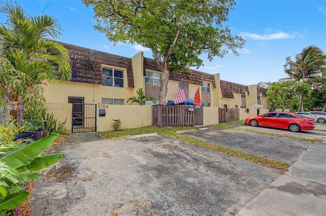 3764 SW 60th Ter 15, Davie, FL 33314