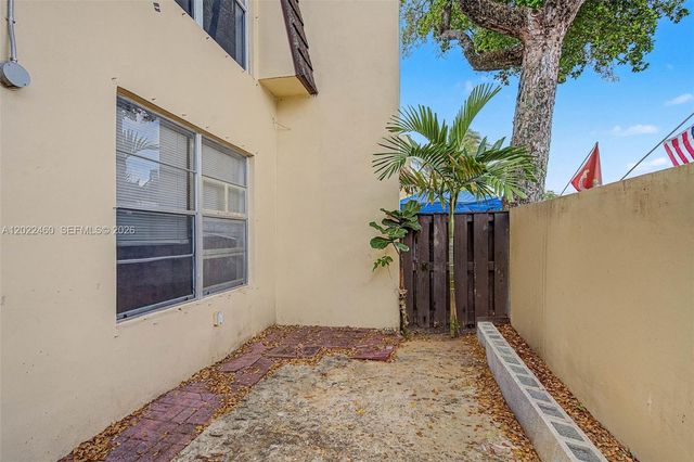 3764 SW 60th Ter 15, Davie, FL 33314