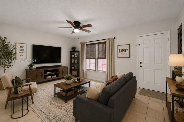 3764 SW 60th Ter 15, Davie, FL 33314