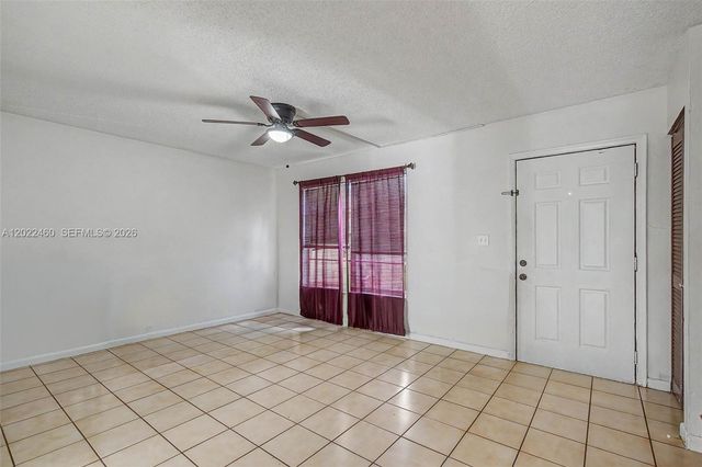 3764 SW 60th Ter 15, Davie, FL 33314