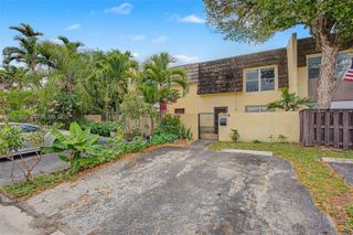3764 SW 60th Ter 15, Davie, FL 33314
