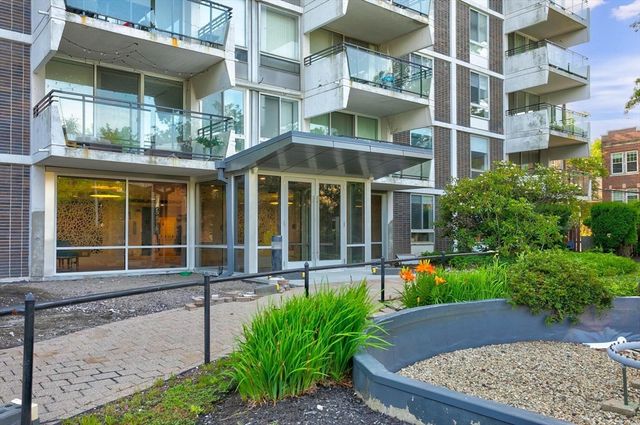 60 Babcock St 96, Brookline, MA 02446