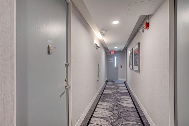 60 Babcock St 96, Brookline, MA 02446