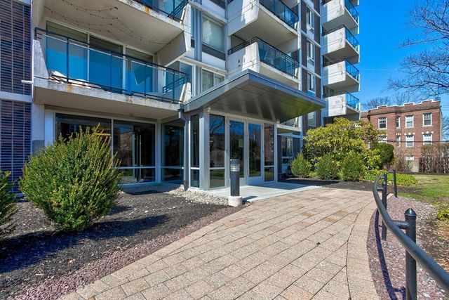60 Babcock St 96, Brookline, MA 02446