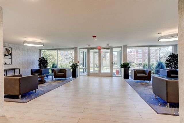 60 Babcock St 96, Brookline, MA 02446