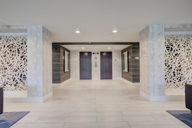 60 Babcock St 96, Brookline, MA 02446