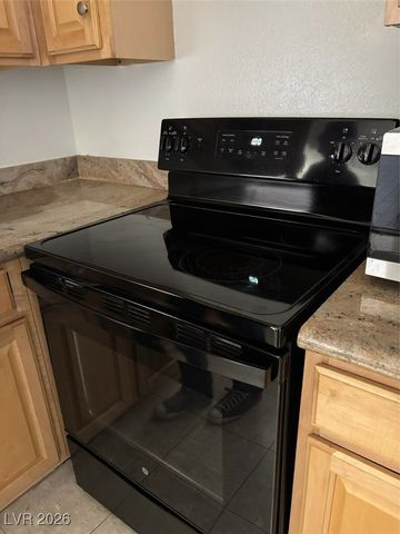 3930 University Center Drive 702, Las Vegas, NV 89119