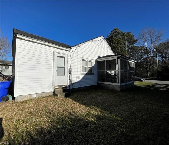 306 Stonewall ST, Franklin, VA 23851