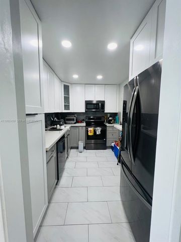 400 Kings Point Dr 1504, Sunny Isles Beach, FL 33160