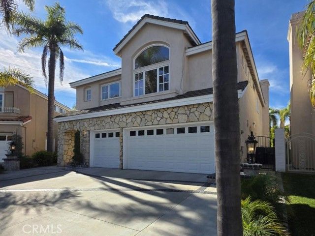21231 Dove Circle, Huntington Beach, CA 92646
