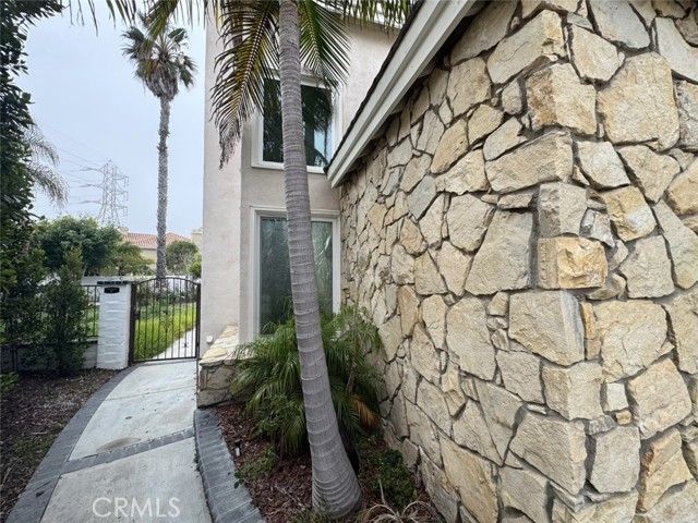 21231 Dove Circle, Huntington Beach, CA 92646