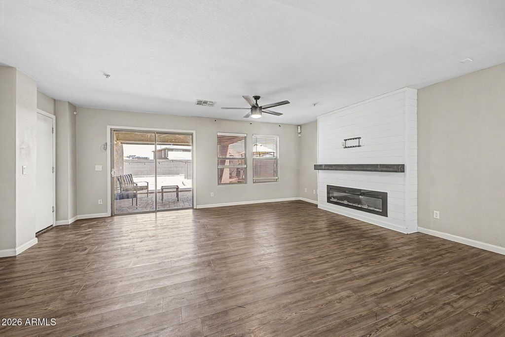 17373 N 185TH Drive, Surprise, AZ 85374 — photo 5