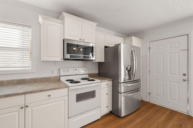 205 Hawthorne Dr., Hattiesburg, MS 39402