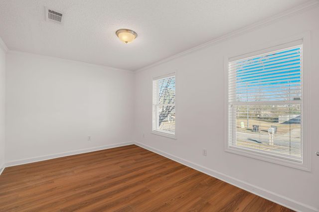 205 Hawthorne Dr., Hattiesburg, MS 39402