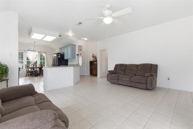 19016 County Road 669d, Alvin, TX 77511