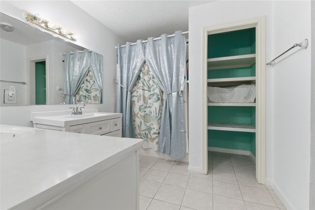 19016 County Road 669d, Alvin, TX 77511