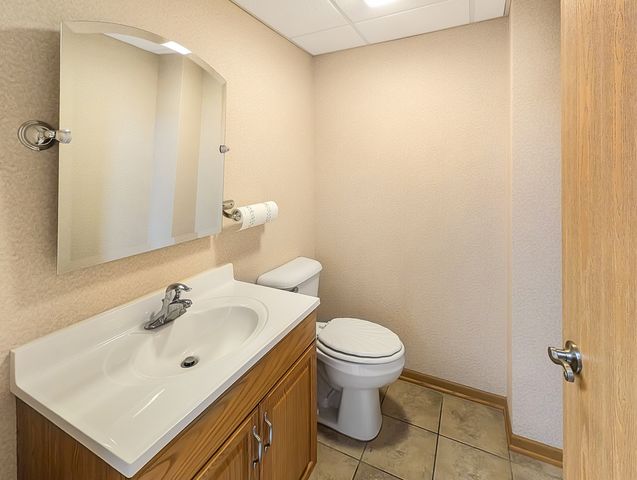 4106 W Crystal Lake Road A, Mchenry, IL 60050