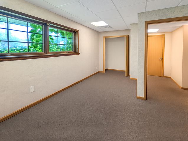 4106 W Crystal Lake Road A, Mchenry, IL 60050