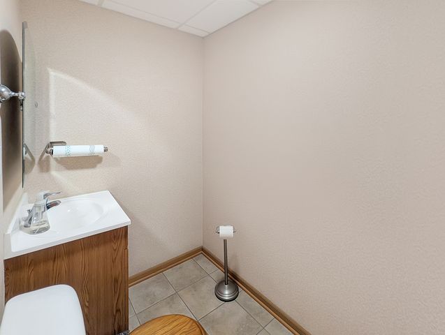 4106 W Crystal Lake Road A, Mchenry, IL 60050