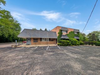 4106 W Crystal Lake Road A, Mchenry, IL 60050
