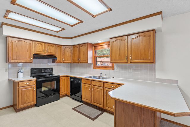 1400 S 17th Avenue, Ozark, MO 65721