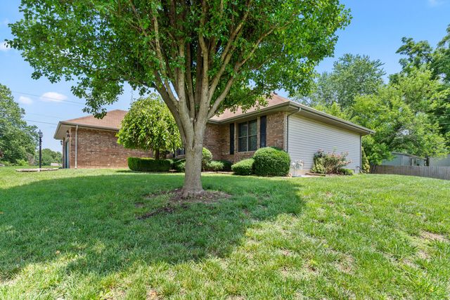 1400 S 17th Avenue, Ozark, MO 65721