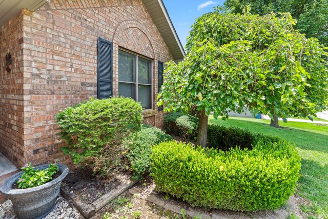 1400 S 17th Avenue, Ozark, MO 65721