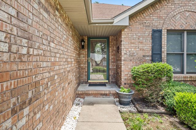 1400 S 17th Avenue, Ozark, MO 65721