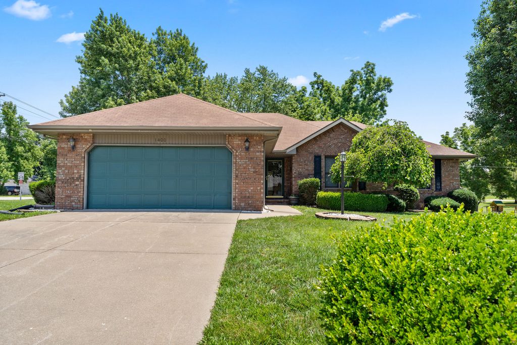1400 S 17th Avenue, Ozark, MO 65721
