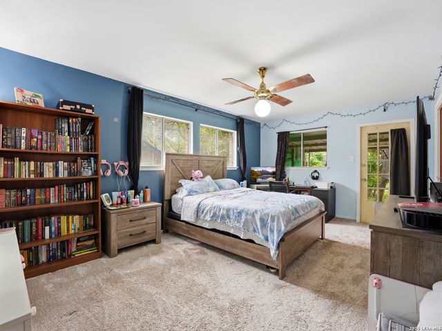 726 Firefly Dr, San Antonio, TX 78216